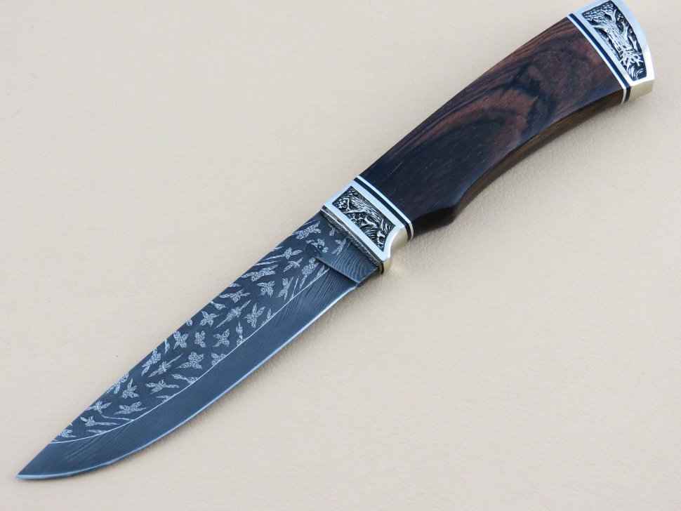 Нож «БИЗОН» дамаск, якаранда, декор «Дубрава»